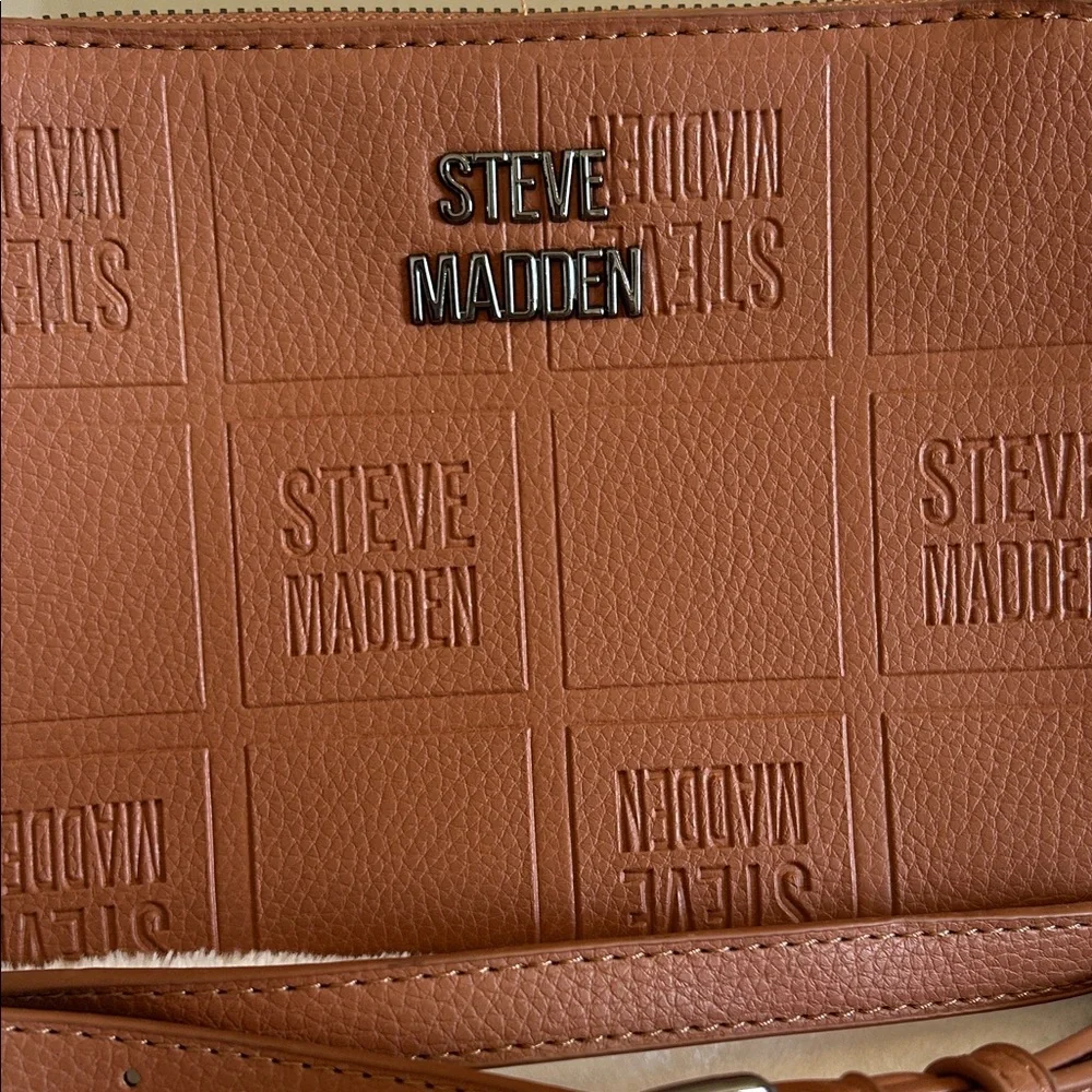 NWOT/ Never Used Steve Madden Tan Embossed Crossbody Bag
